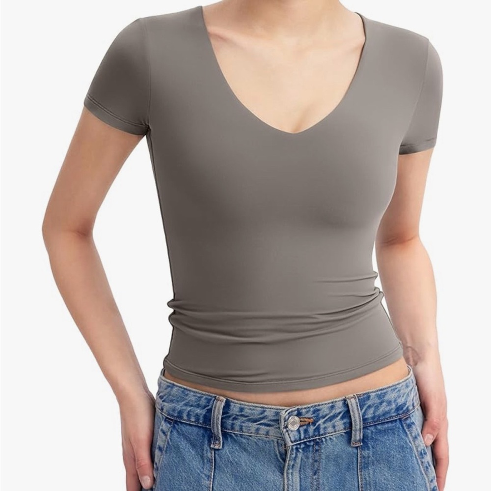 Pumiey V neck